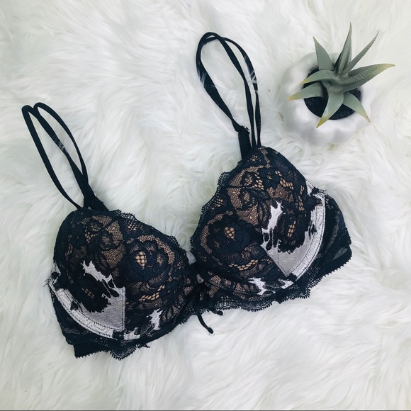 Victoria's Secret Other - VICTORIAS SECRET Lace Push-Up Bra Size 32B